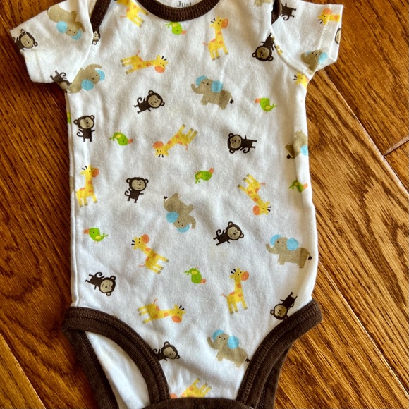 Monkey Themed Onsesie Set - Picture 5 of 5